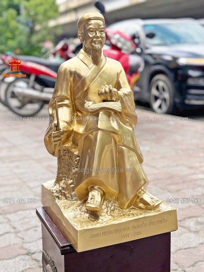 Bày trí tượng đồng Nguyễn Bỉnh Khiêm tại không gian phòng khách, phòng làm việc sang trọng